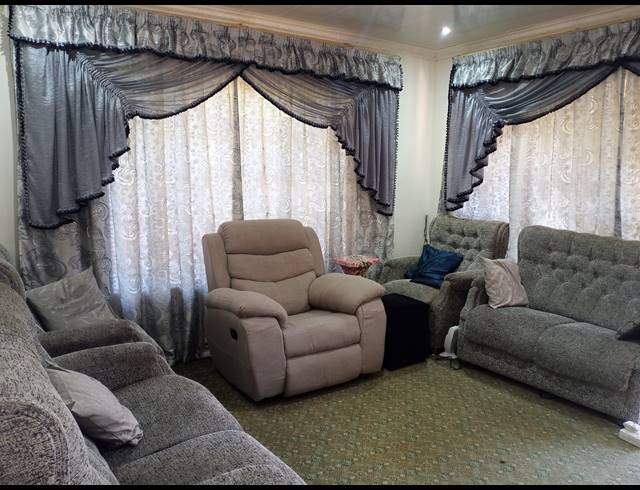 4 BEDROOM HOUSE FOR SALE IN RAISETHORPE
